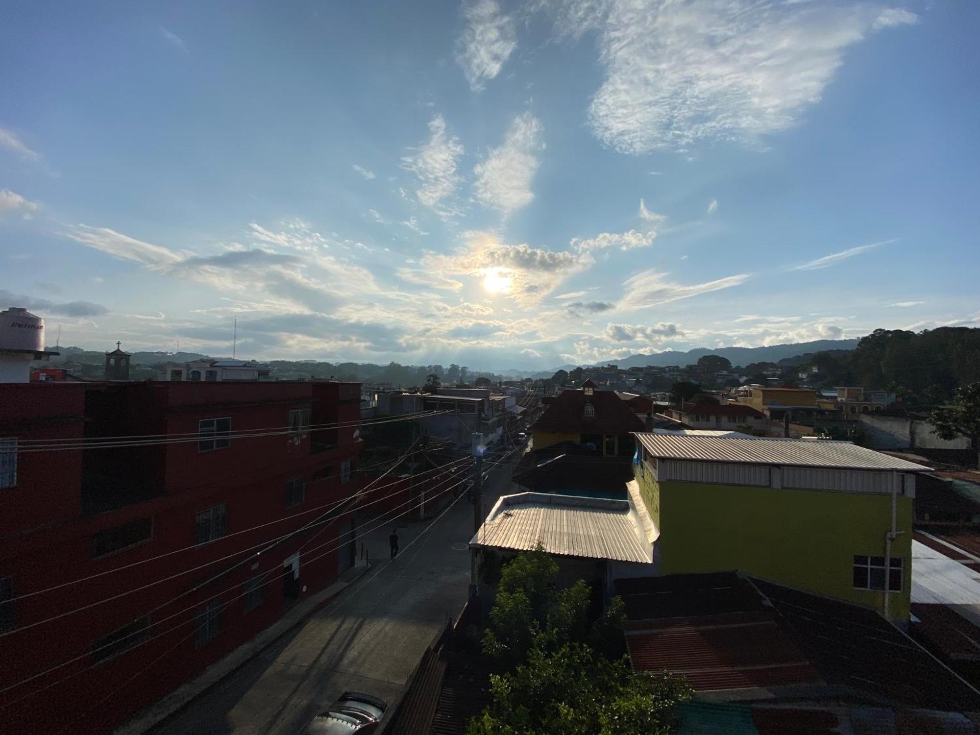 Hostal El Calvario Coban Hotel Exterior photo